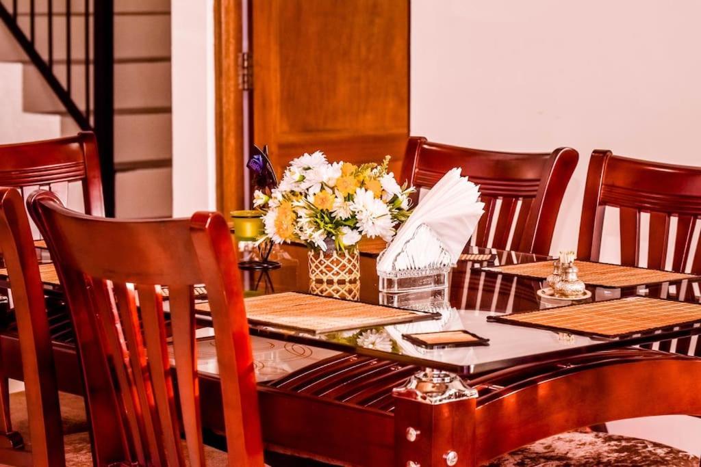 Saru Holiday Apartment - Upto 6 Guests Канди Экстерьер фото