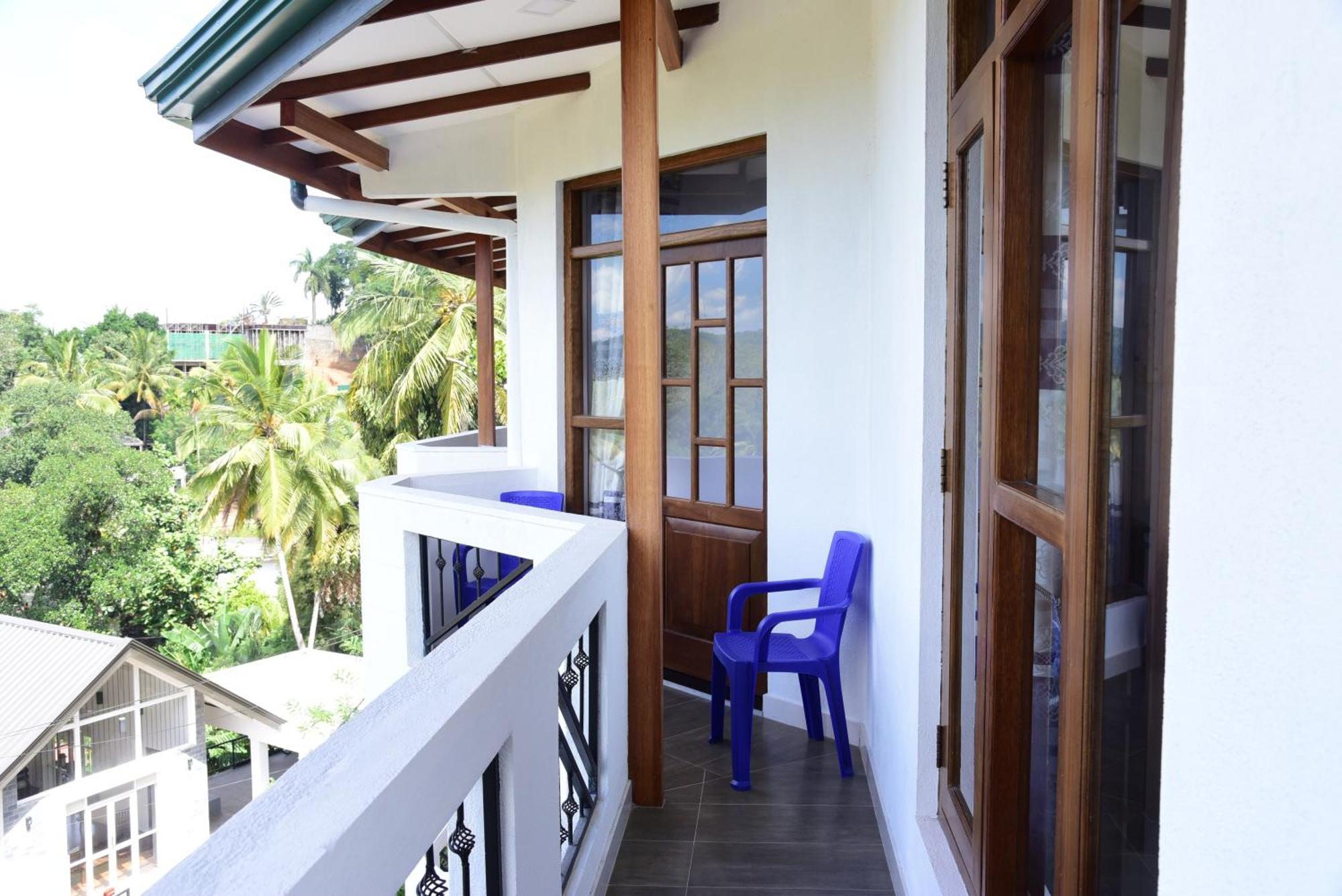 Saru Holiday Apartment - Upto 6 Guests Канди Экстерьер фото